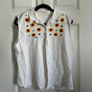 one of a kind 70s floral embroidered sleeveless button up top